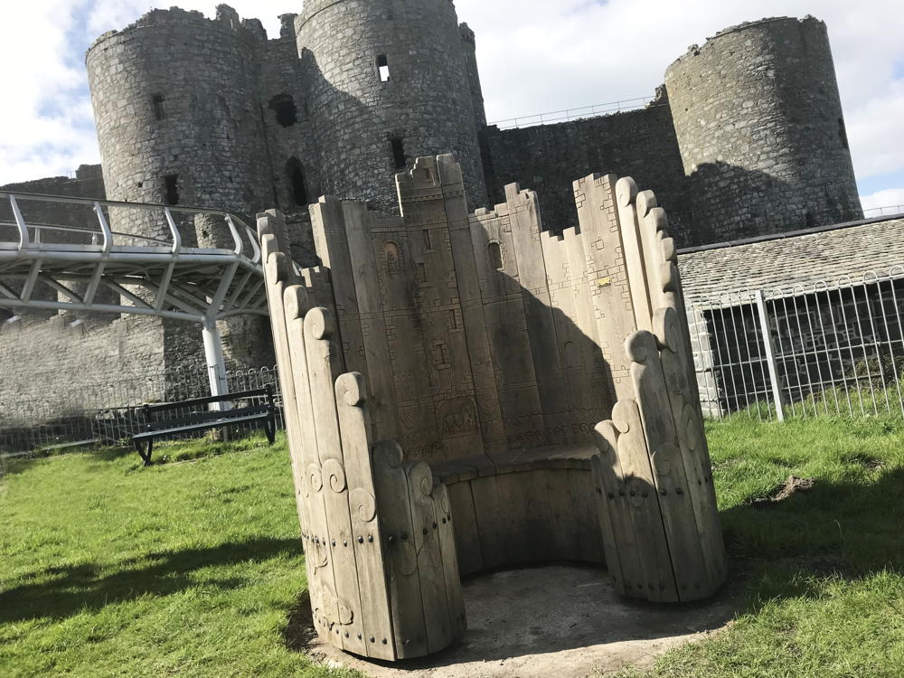 harlech castele circular bench